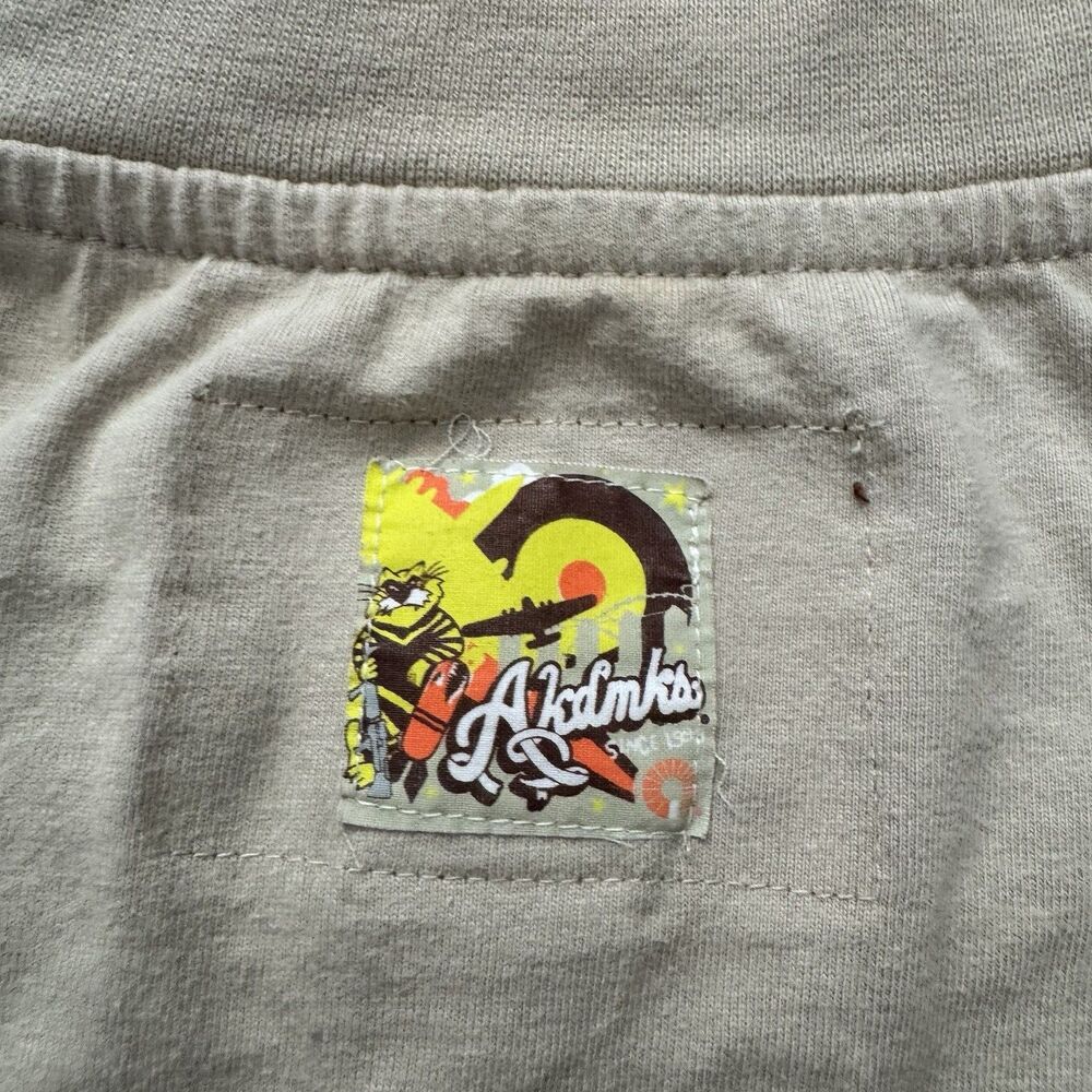 Vintage Y2K Akademiks 3XL AOP All Over Print Graphic Streetwear T-Shirt Cream - Picture 6 of 9